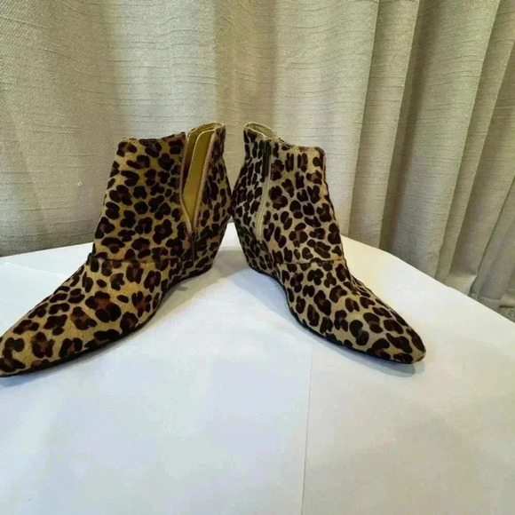 Kenneth Cole Reaction Cow Hide Ankle Boots - Picture 6 of 9